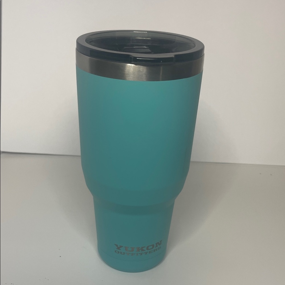 Yukon Outfitters Teal Tumbler‎